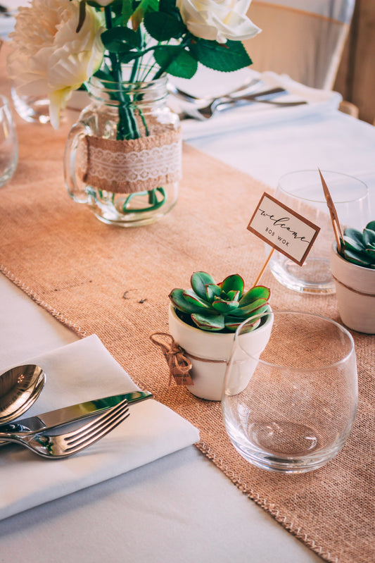 How to Choose the Perfect dining Table Runner for Your Dining Table